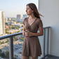 👗 Damen V-Ausschnitt Minikleid mit Brustkordel – Figurbetonter Bodycon-Schnitt, weicher Stoff für Dates, Partys & Sommerabende